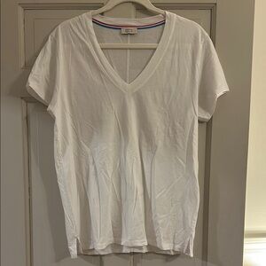 AYR the Vito Women’s Classic White V-Neck T-Shirt Short Sleeve Medium NWOT $68